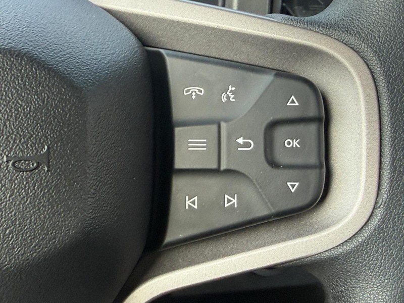 Ford Bronco Vehicle Full-screen Gallery Image 9