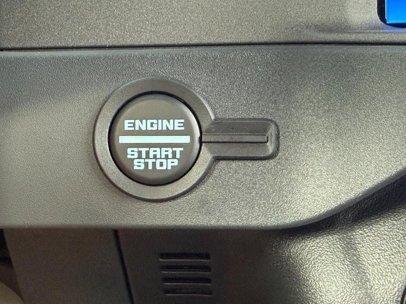 Ford Bronco Vehicle Full-screen Gallery Image 10