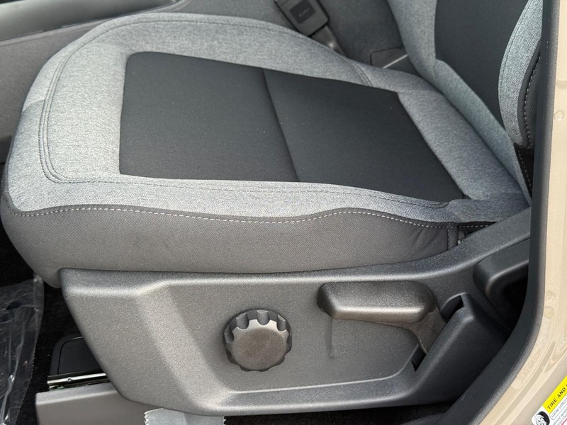 Ford Bronco Vehicle Full-screen Gallery Image 18