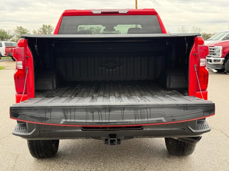 Chevrolet Silverado 1500 Vehicle Full-screen Gallery Image 06