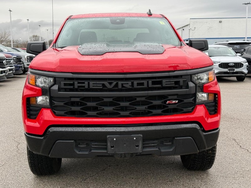 Chevrolet Silverado 1500 Vehicle Full-screen Gallery Image 10