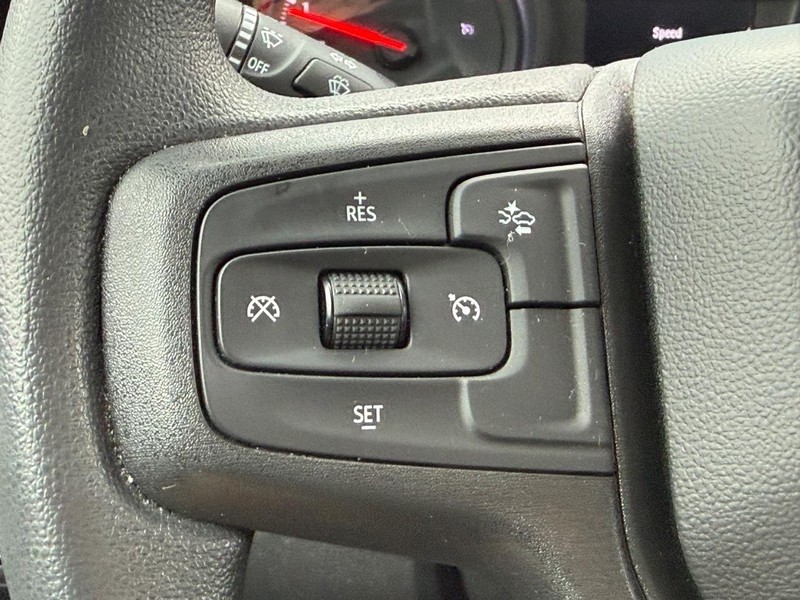 Chevrolet Silverado 1500 Vehicle Full-screen Gallery Image 14