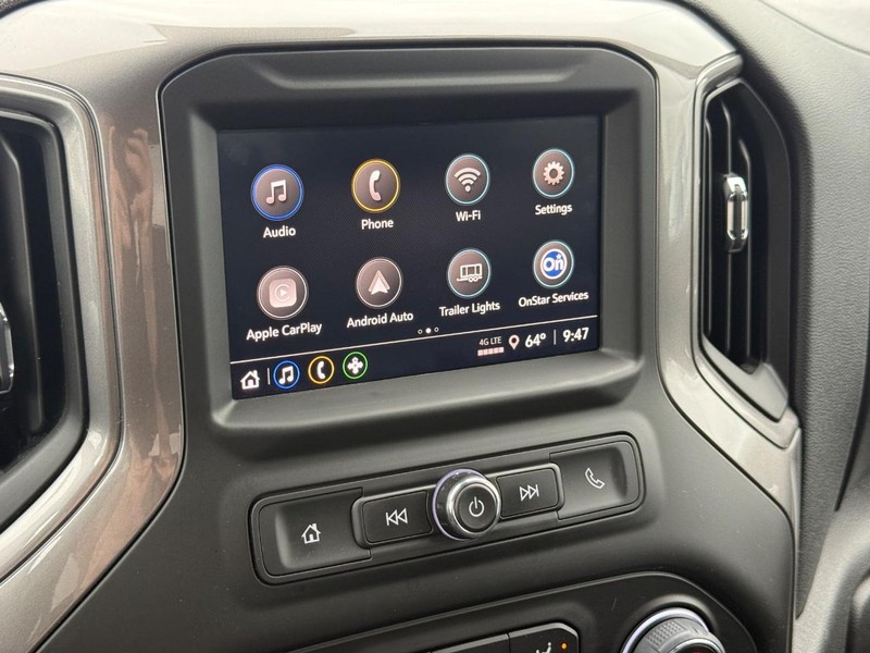 Chevrolet Silverado 1500 Vehicle Full-screen Gallery Image 16