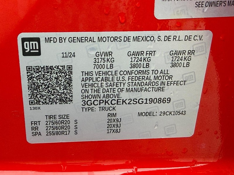 Chevrolet Silverado 1500 Vehicle Full-screen Gallery Image 24