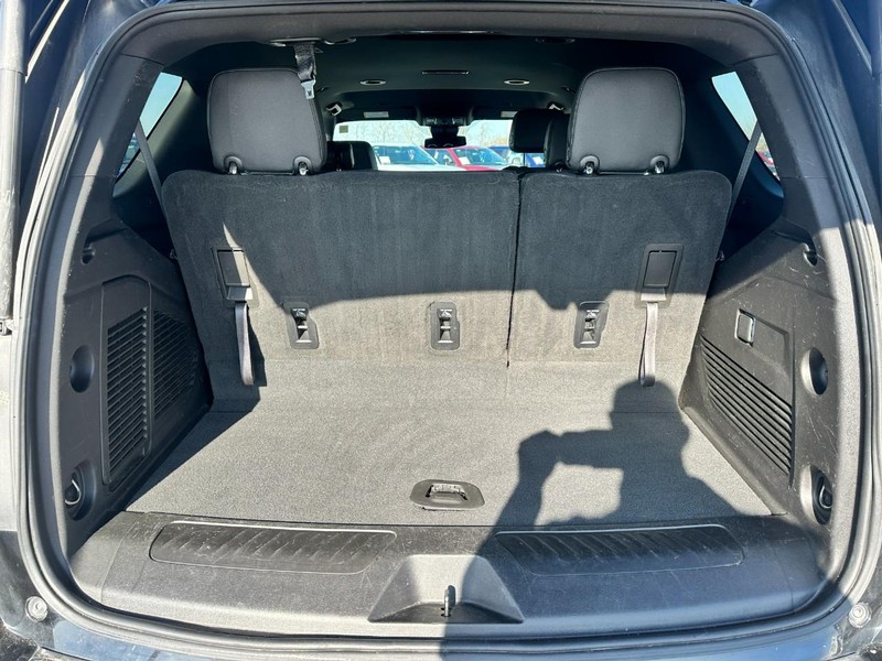 Chevrolet Tahoe Vehicle Full-screen Gallery Image 05