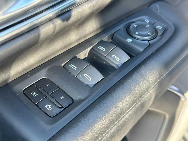 Chevrolet Tahoe Vehicle Full-screen Gallery Image 17