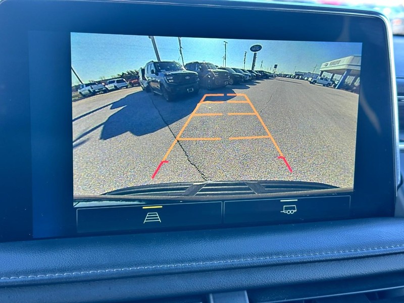 Chevrolet Tahoe Vehicle Full-screen Gallery Image 23