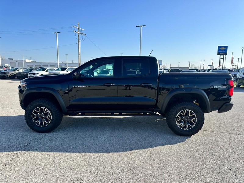 Chevrolet Colorado Vehicle Full-screen Gallery Image 02