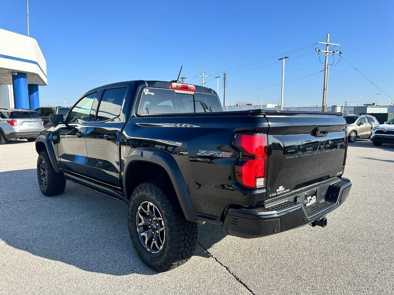 Chevrolet Colorado Vehicle Full-screen Gallery Image 03