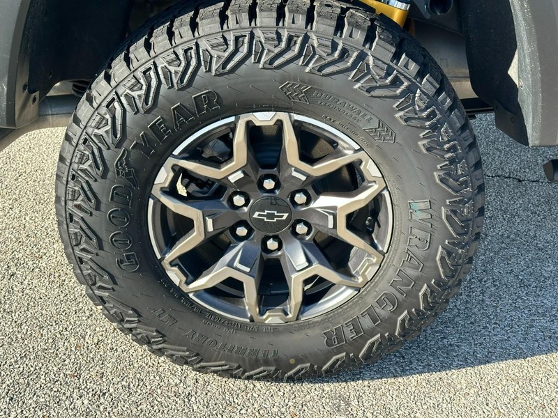 Chevrolet Colorado Vehicle Full-screen Gallery Image 07