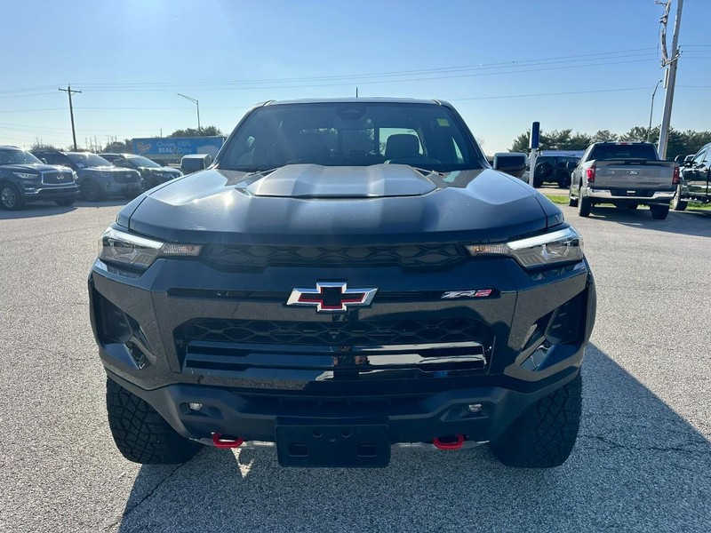 Chevrolet Colorado Vehicle Full-screen Gallery Image 09