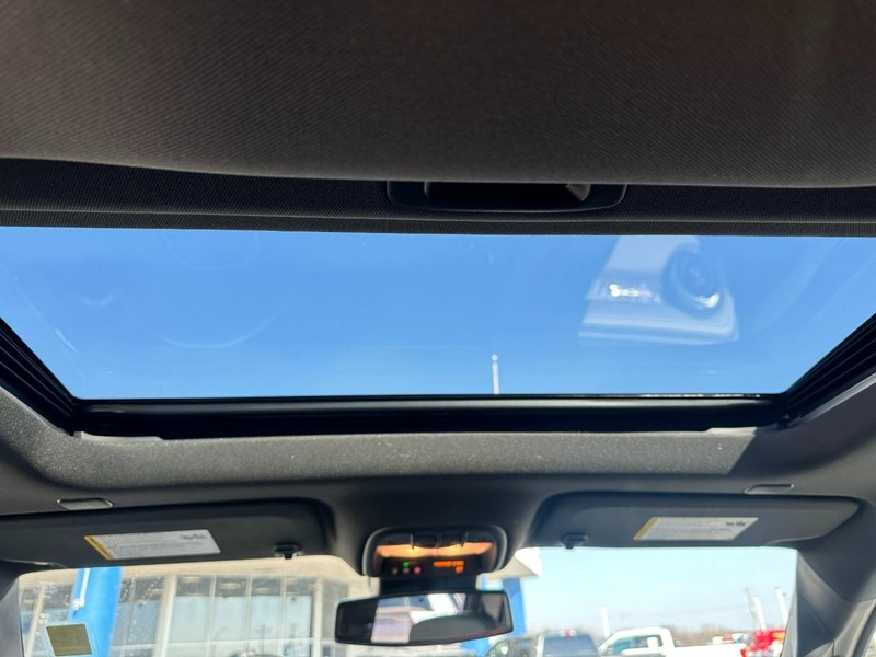 Chevrolet Colorado Vehicle Full-screen Gallery Image 11