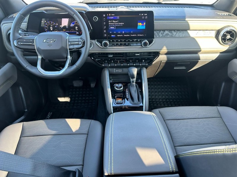 Chevrolet Colorado Vehicle Full-screen Gallery Image 12