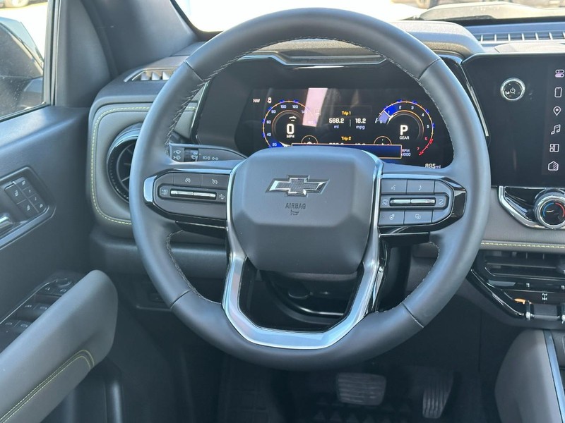 Chevrolet Colorado Vehicle Full-screen Gallery Image 13