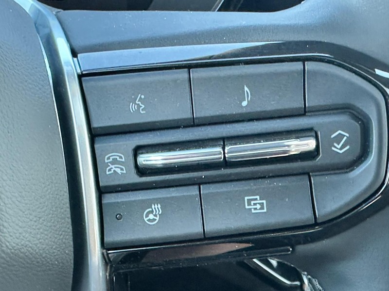 Chevrolet Colorado Vehicle Full-screen Gallery Image 21