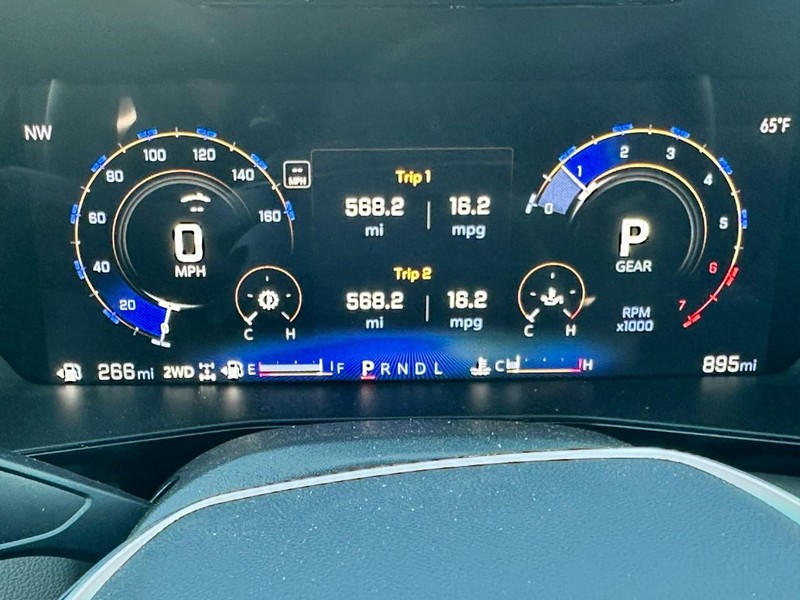 Chevrolet Colorado Vehicle Full-screen Gallery Image 22