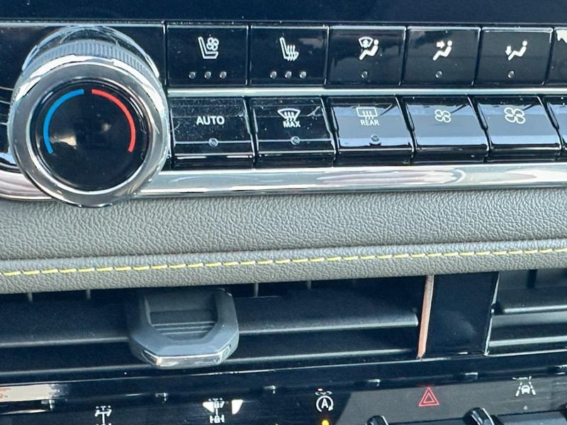 Chevrolet Colorado Vehicle Full-screen Gallery Image 23