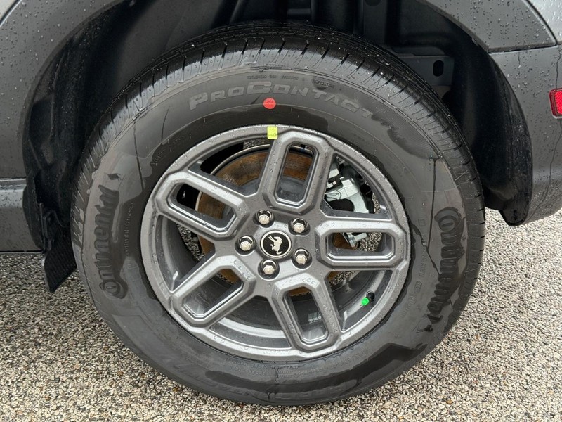 Ford Bronco Sport Vehicle Full-screen Gallery Image 4