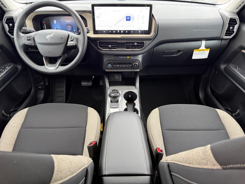 Ford Bronco Sport Vehicle Full-screen Gallery Image 6