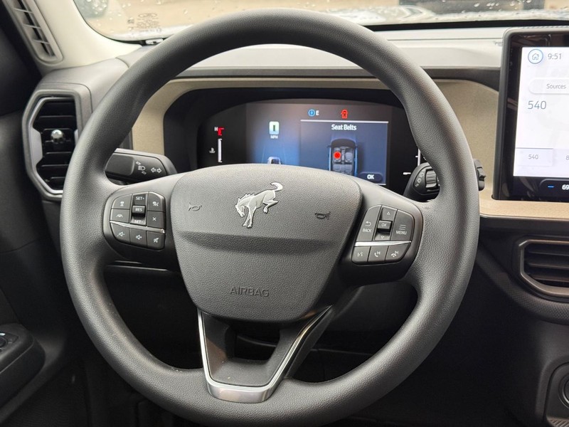 Ford Bronco Sport Vehicle Full-screen Gallery Image 7