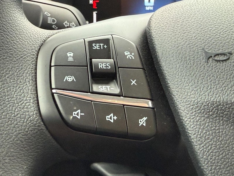 Ford Bronco Sport Vehicle Full-screen Gallery Image 8