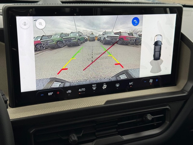 Ford Bronco Sport Vehicle Full-screen Gallery Image 11