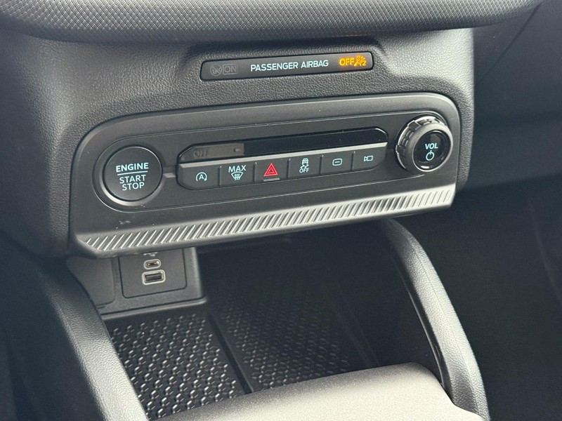 Ford Bronco Sport Vehicle Full-screen Gallery Image 12