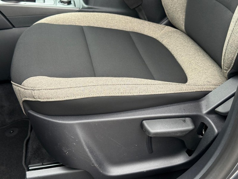 Ford Bronco Sport Vehicle Full-screen Gallery Image 17