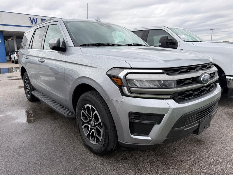 Ford Expedition Vehicle Full-screen Gallery Image 5