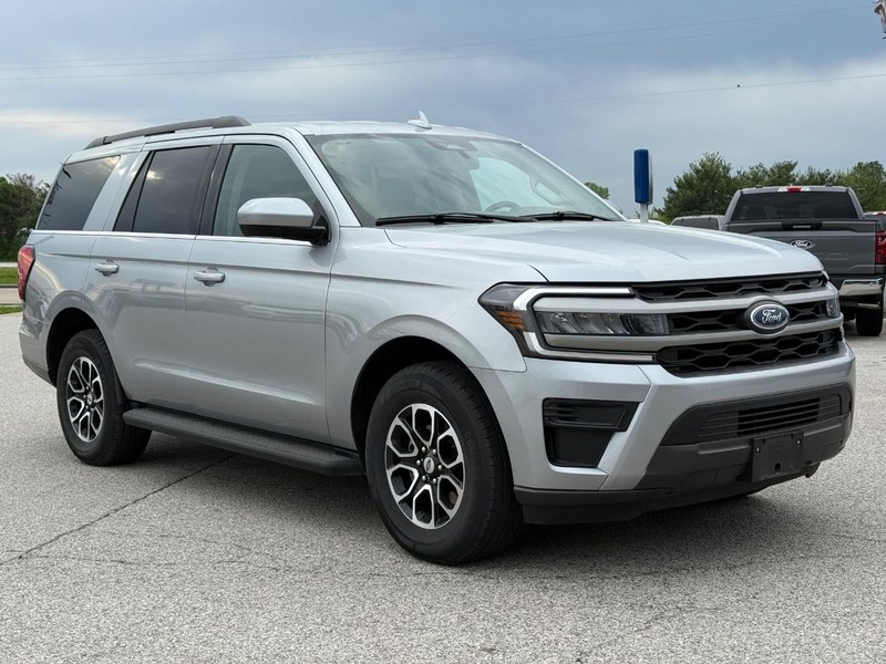 Ford Expedition Vehicle Full-screen Gallery Image 8