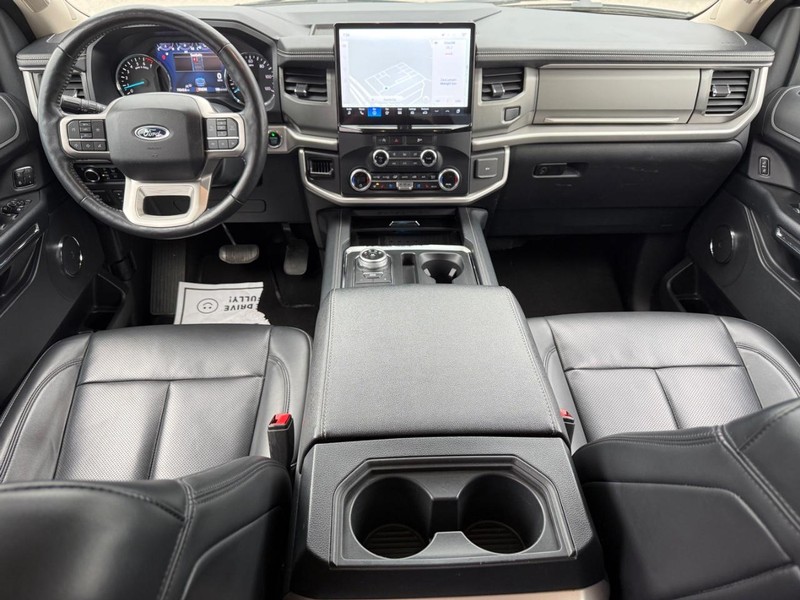 Ford Expedition Vehicle Full-screen Gallery Image 12