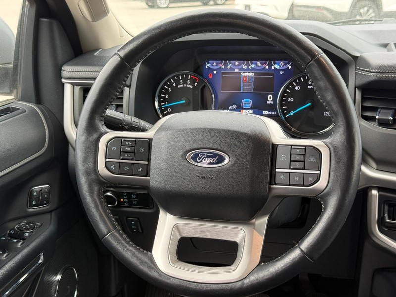 Ford Expedition Vehicle Full-screen Gallery Image 13