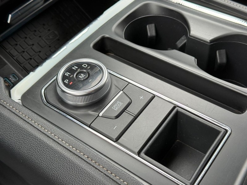 Ford Expedition Vehicle Full-screen Gallery Image 20