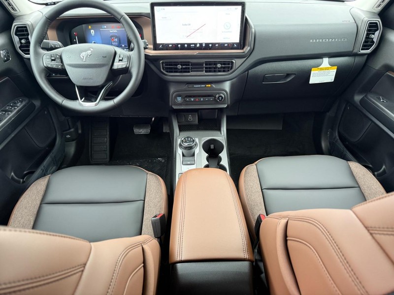 Ford Bronco Sport Vehicle Full-screen Gallery Image 6