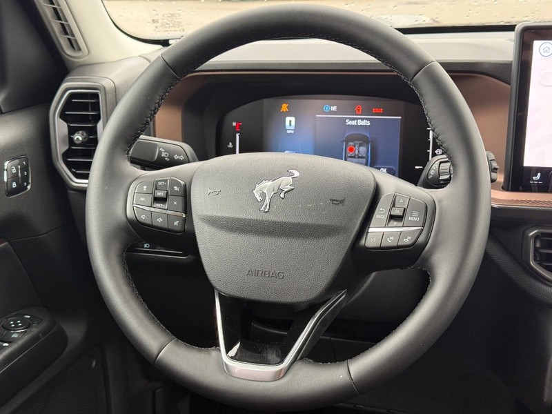 Ford Bronco Sport Vehicle Full-screen Gallery Image 7