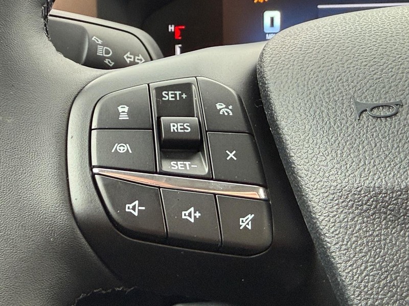 Ford Bronco Sport Vehicle Full-screen Gallery Image 8