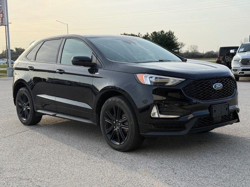 Ford Edge Vehicle Full-screen Gallery Image 8