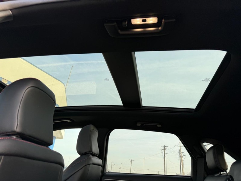 Ford Edge Vehicle Full-screen Gallery Image 11