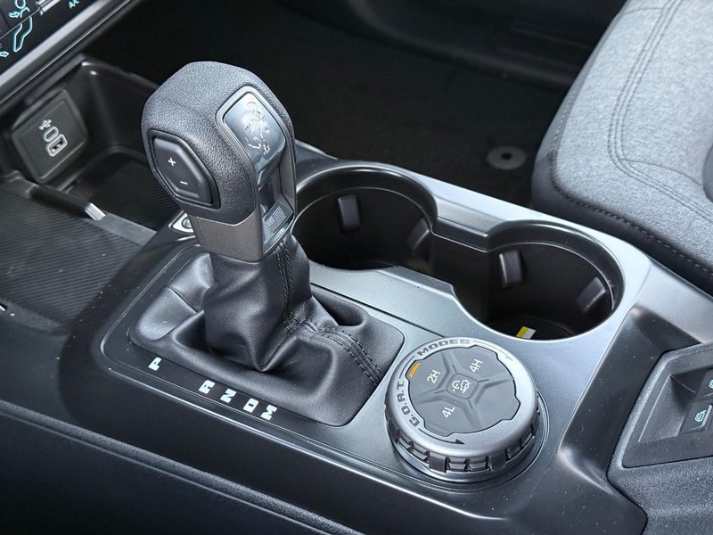 Ford Bronco Vehicle Full-screen Gallery Image 14
