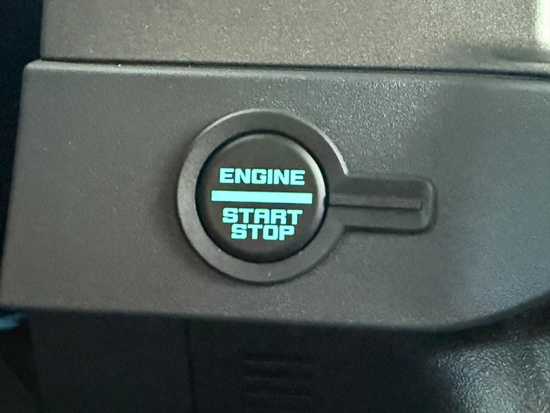 Ford Bronco Vehicle Full-screen Gallery Image 10