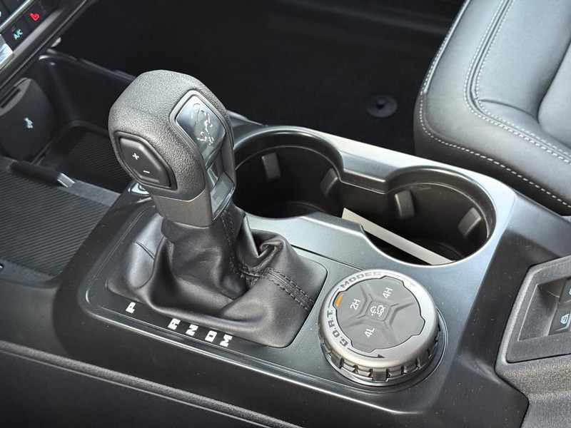 Ford Bronco Vehicle Full-screen Gallery Image 14