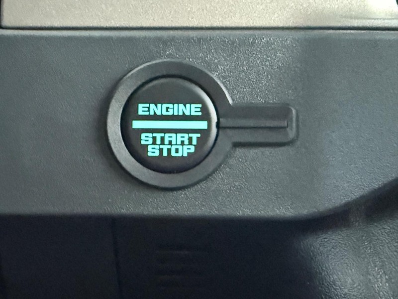 Ford Bronco Vehicle Full-screen Gallery Image 10