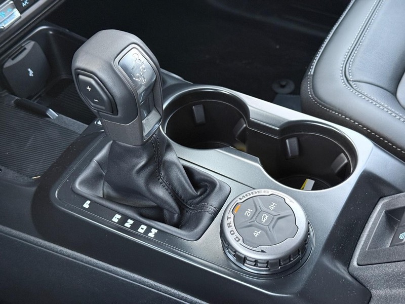 Ford Bronco Vehicle Full-screen Gallery Image 14