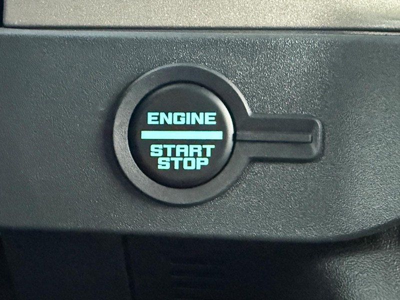 Ford Bronco Vehicle Full-screen Gallery Image 10