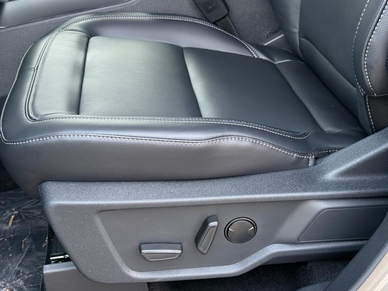 Ford Bronco Vehicle Full-screen Gallery Image 18