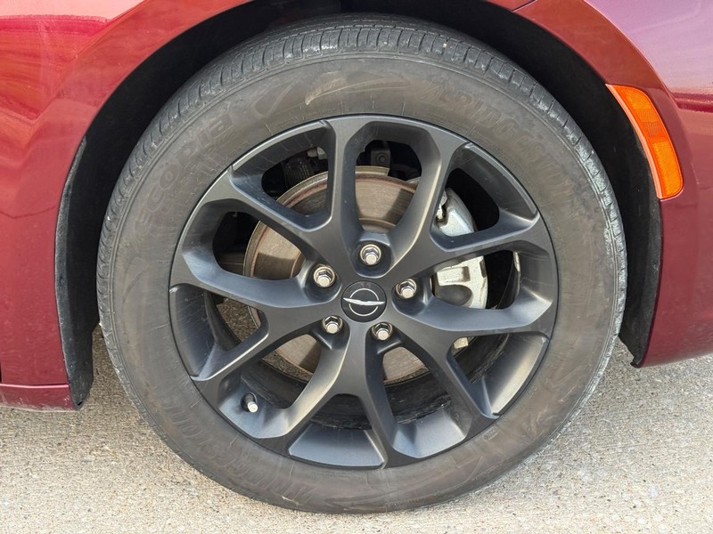 Chrysler Pacifica Vehicle Full-screen Gallery Image 07