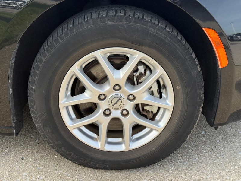 Chrysler Voyager Vehicle Full-screen Gallery Image 7
