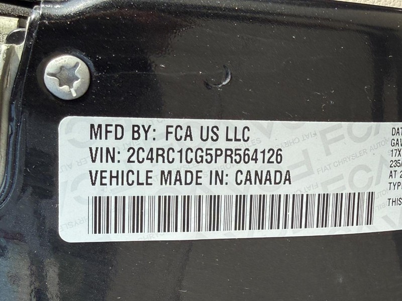 Chrysler Voyager Vehicle Full-screen Gallery Image 25