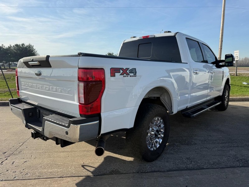 Ford Super Duty F-250 SRW Vehicle Full-screen Gallery Image 3