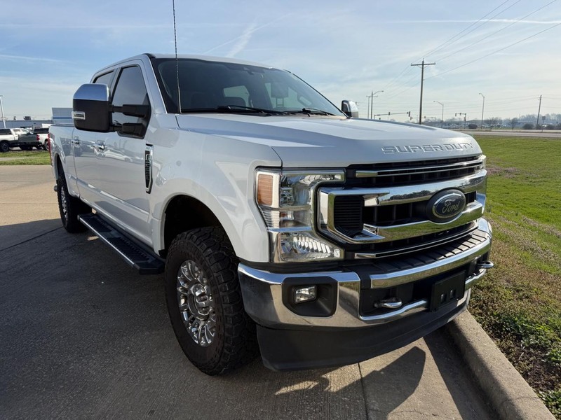 Ford Super Duty F-250 SRW Vehicle Full-screen Gallery Image 5